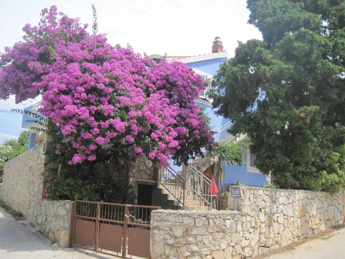Apartments By The Sea Maslinica, Solta - 14748 Exterior foto