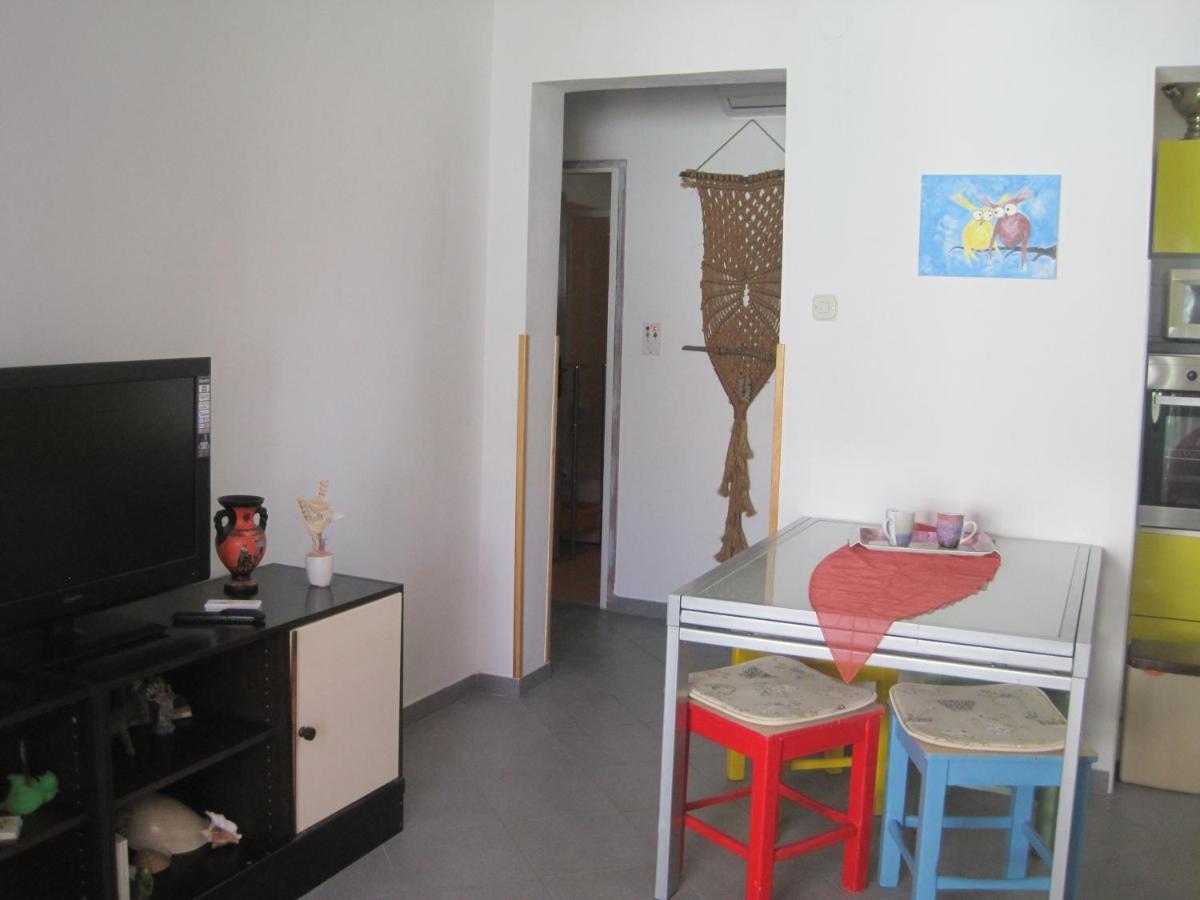 Apartments By The Sea Maslinica, Solta - 14748 Exterior foto